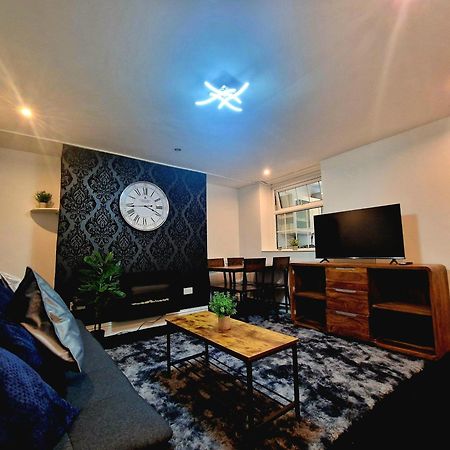 Private Courtyard Apartment In Bradford With Parking Shipley  Bagian luar foto