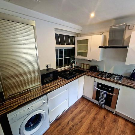 Private Courtyard Apartment In Bradford With Parking Shipley  Bagian luar foto
