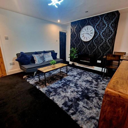 Private Courtyard Apartment In Bradford With Parking Shipley  Bagian luar foto