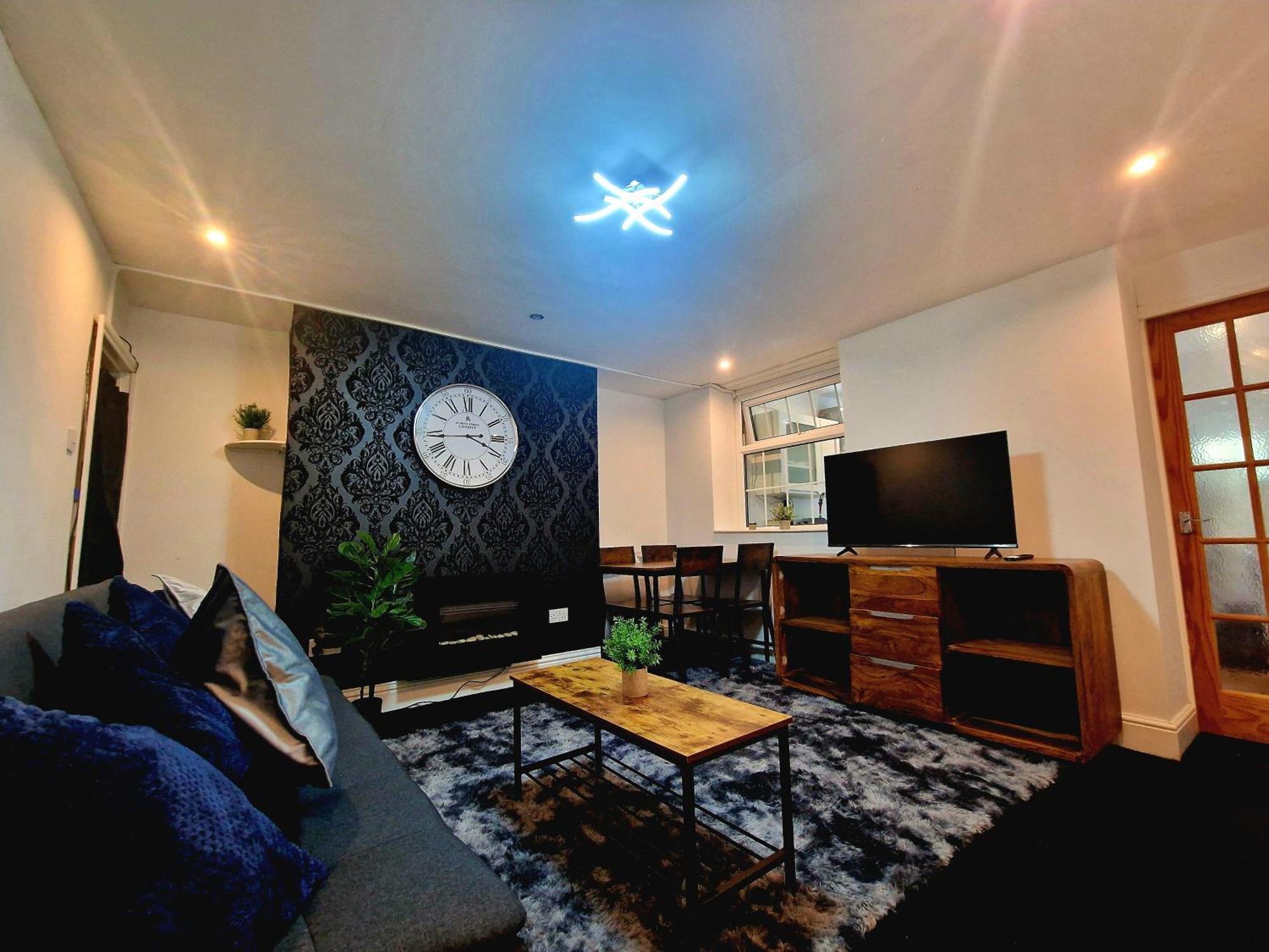 Private Courtyard Apartment In Bradford With Parking Shipley  Bagian luar foto