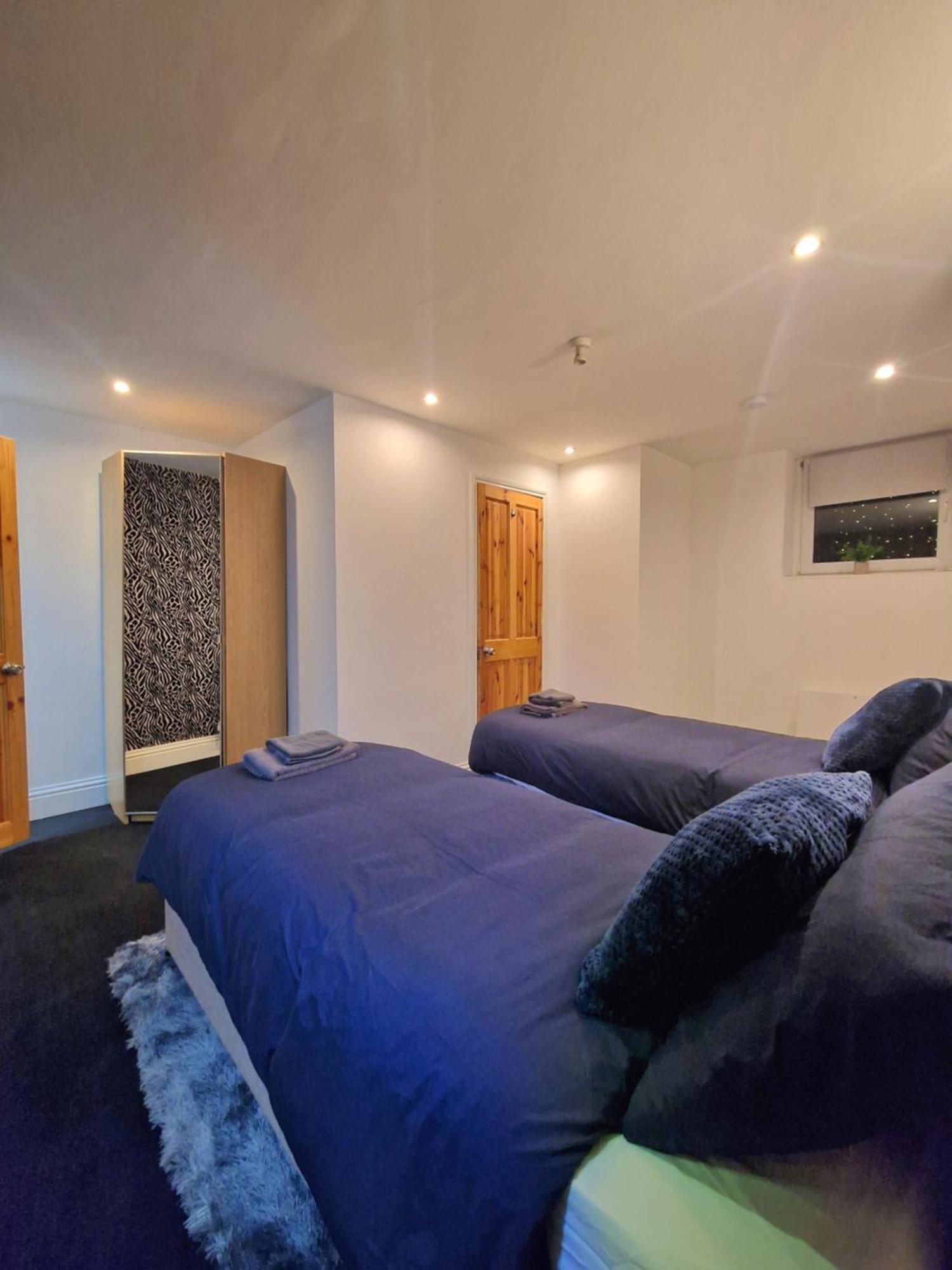 Private Courtyard Apartment In Bradford With Parking Shipley  Bagian luar foto